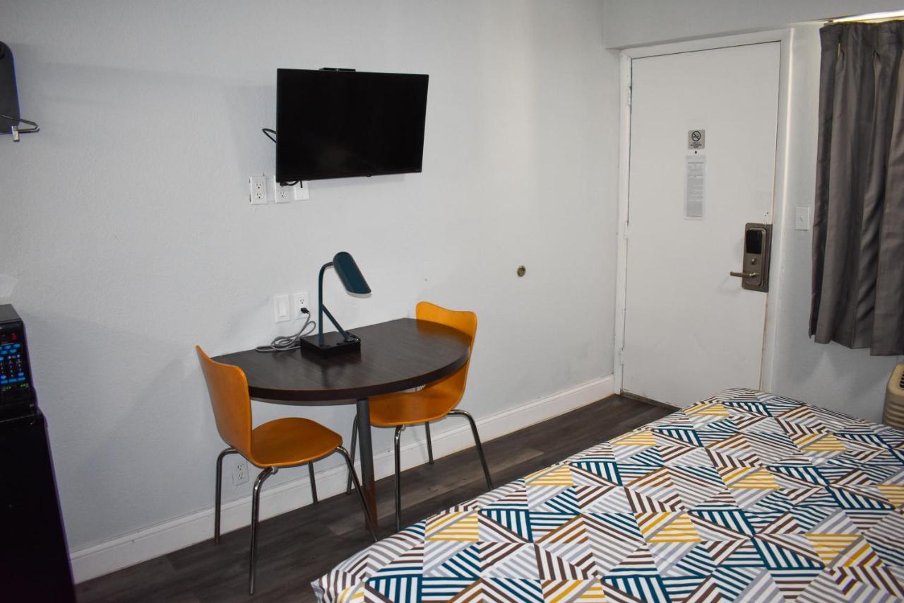 Motel 6 Columbus Oh - Osu North Esterno foto